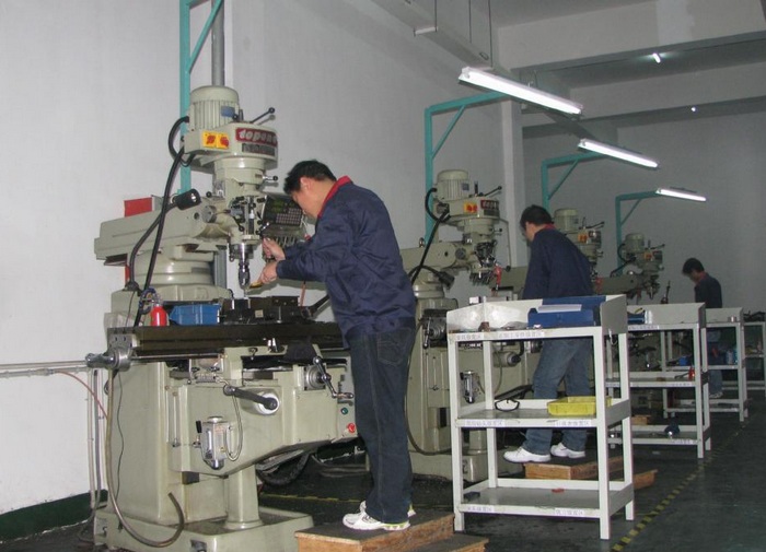 新疆新加坡电子工厂招聘安装组装工人